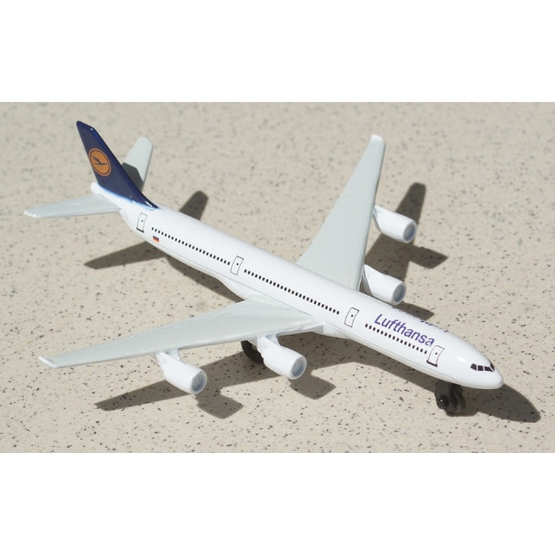 Majorette Airplane - Lufthansa