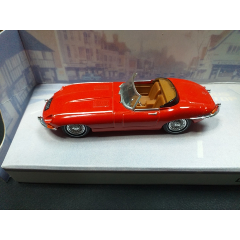 Matchbox Dinky Collection 1968 Jaguar 'E' Type Mk 1 1/2 (DY18)